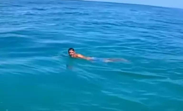 Homem pula no mar para não passar senha do celular para namorada e policiais nos EUA