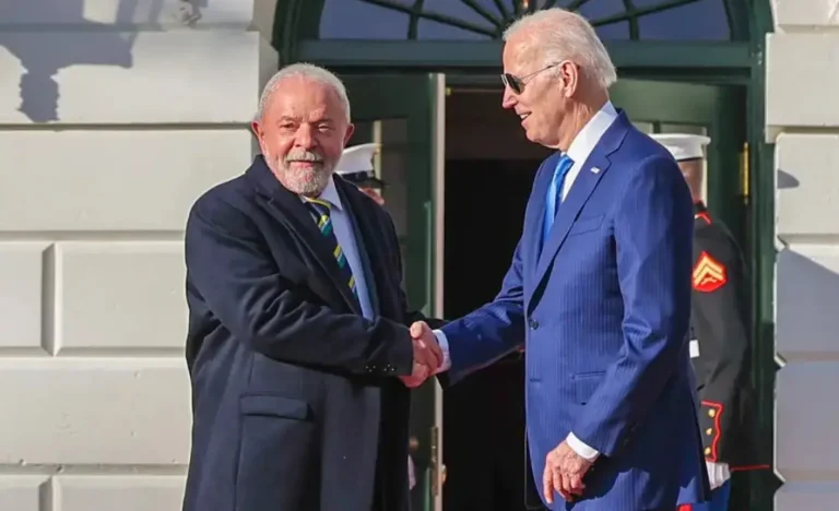 Governo Lula envia apenas uma diplomata para recepcionar Biden em visita à Manaus