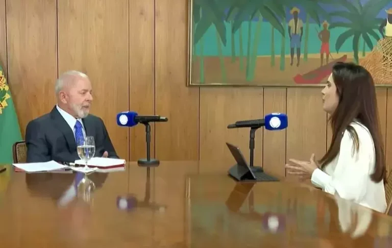 Jornalista da Record vaza entrevista com Lula e é demitida da emissora
