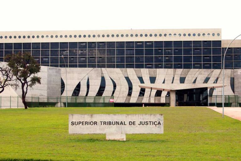 STJ