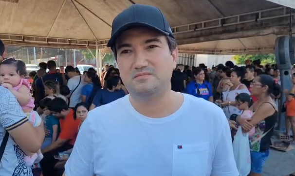 VÍDEO: "Trouxemos ilha de hidratação para cá", diz secretário da Manaus Cult sobre fila dos ingressos para o Passo a Paço
