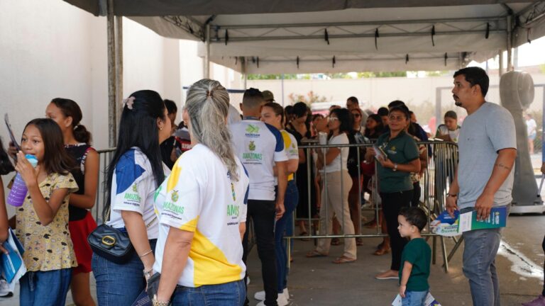 Governo Presente: Cerca de 4,5 mil pessoas são atendidas durante ação no bairro Tarumã