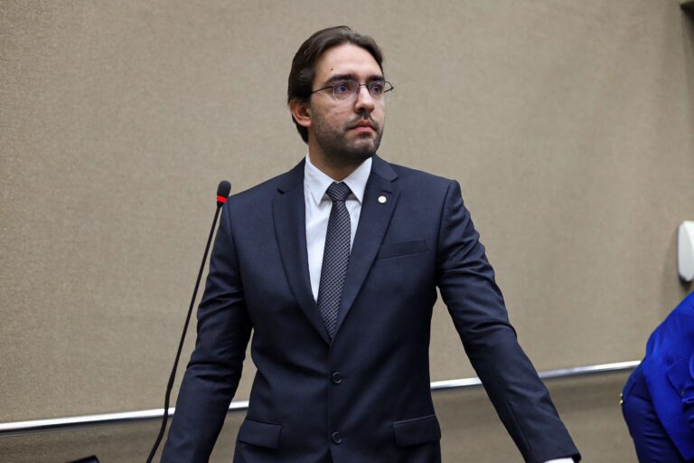 Deputado propõe proibição de jogos de azar online para servidores