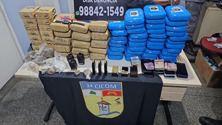 VÍDEO: Homem foge e abandona cerca de 55 kg de drogas em quitinete no Petrópolis
