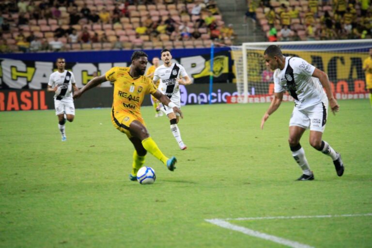 Amazonas vence a Ponte Preta na Arena da Amazônia pela Série B
