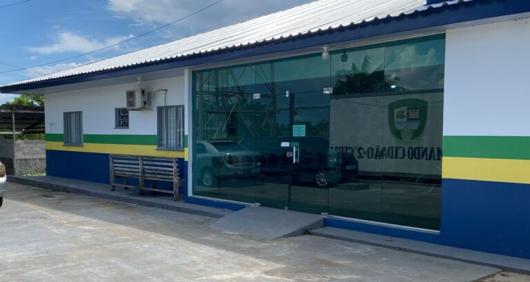 Mulher leva ‘enxadada’ do marido após ser flagrada com amante no Amazonas