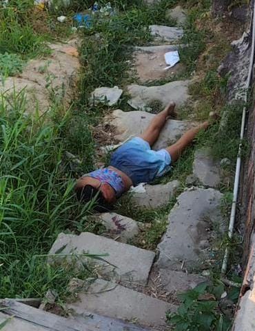 Vídeo: Mulher é encontrada morta no bairro Jorge Teixeira