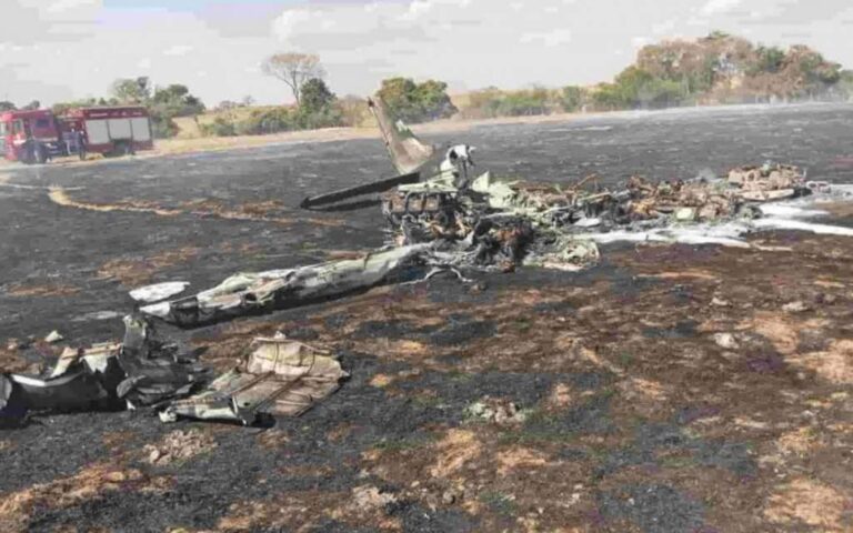 Três pessoas morrem durante queda de avião monomotor em São Paulo