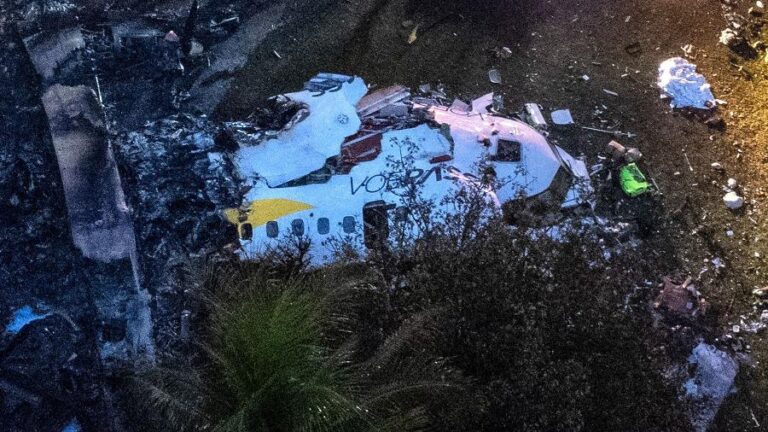 Queda de avião em Vinhedo (SP): Companhia confirma mais uma morte, e total vai a 62