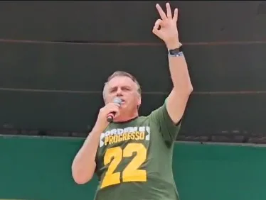 “Dá pra comparar?”: Bolsonaro compara seus ministros com os de Lula durante evento do PL em Manaus “Dá pra comparar?”: Bolsonaro compara seus ministros com os de Lula durante evento do PL em Manaus