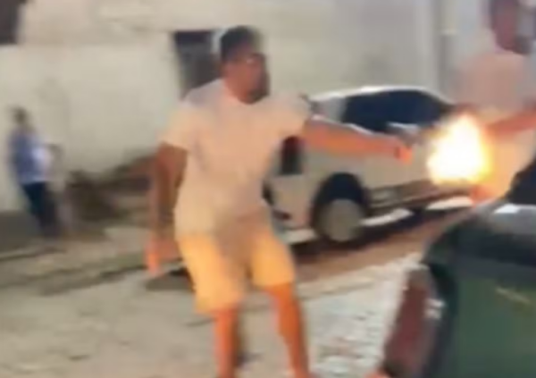 VÍDEO: PM mata pai da ex-namorada a tiros em Pernambuco