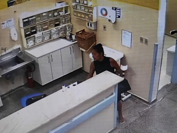 VÍDEO: Paciente furta celular de funcionário de hospital em Manaus