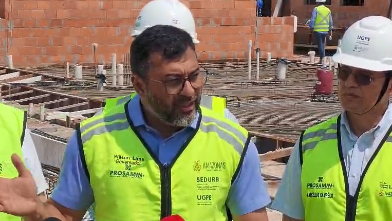 VÍDEO: Wilson Lima comenta déficit habitacional do AM: “muita gente que vem do interior acaba ocupando áreas de risco”