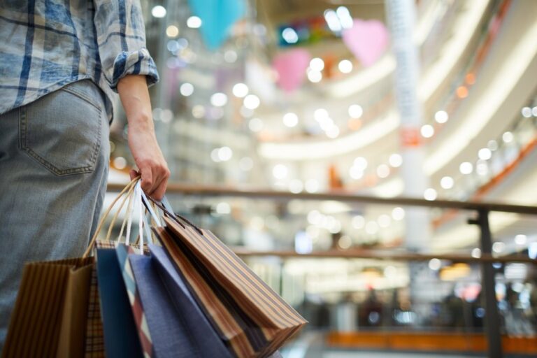 Feriados em Manaus: confira os horários de funcionamento do comércio e planeje suas compras