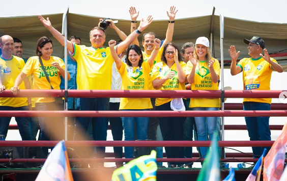 Bolsonaro diz que direita voltará a comandar o país a partir de 2027