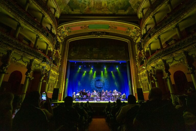 Espetáculo de jazz, shows, filmes e musical de festejo caboclo estão na agenda cultural deste fim de semana