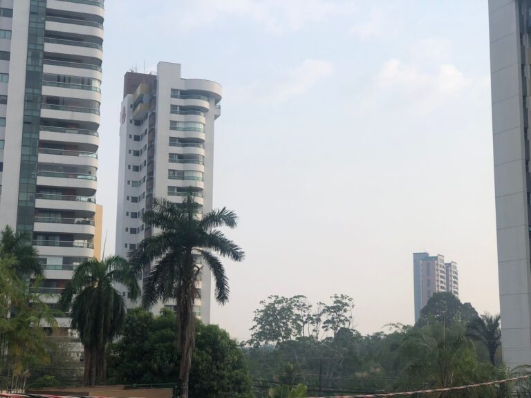 Manaus amanhece com qualidade do ar ‘péssimo’ devido à fumaça das queimadas