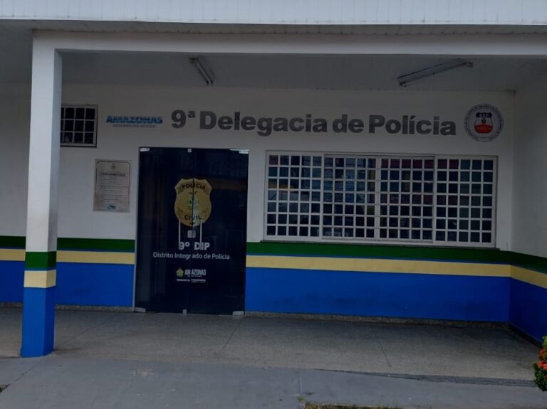 Filho espanca a própria mãe e atea fogo na casa com ela dentro em Manaus