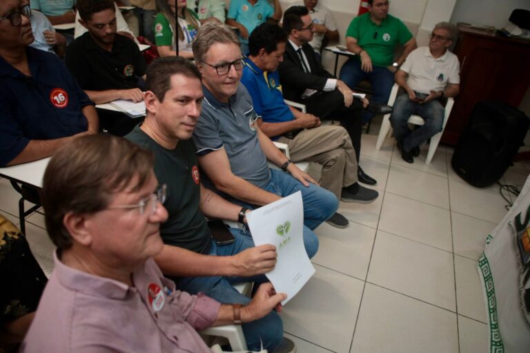 ELEIÇÕES 2024 – Marcelo Ramos: assinatura de compromisso para Meio Ambiente e Clima