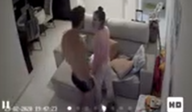 Vídeo mostra momento em que médico agride esposa com socos em Manaus