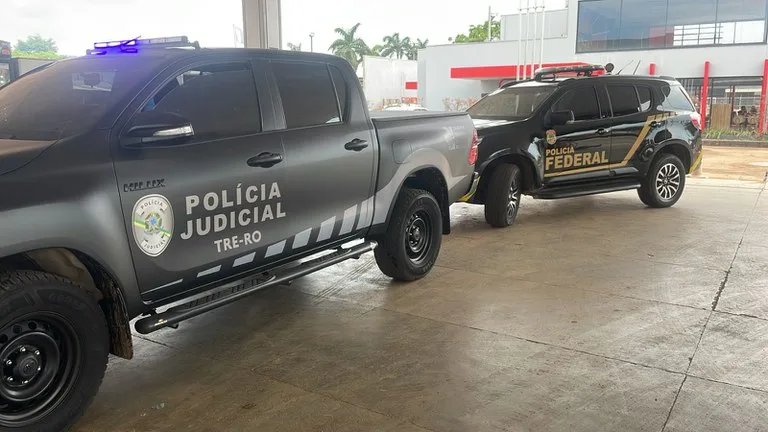 PF apreende documentos em postos de combustíveis por suspeita de crimes eleitorais em Porto Velho