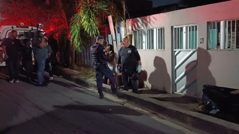 Filhos matam o próprio pai com várias facadas na zona Leste de Manaus