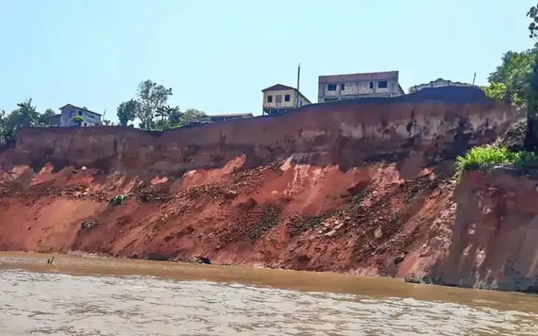 Prefeitura de Beruri declara situação de emergência por erosão no porto e comunidades