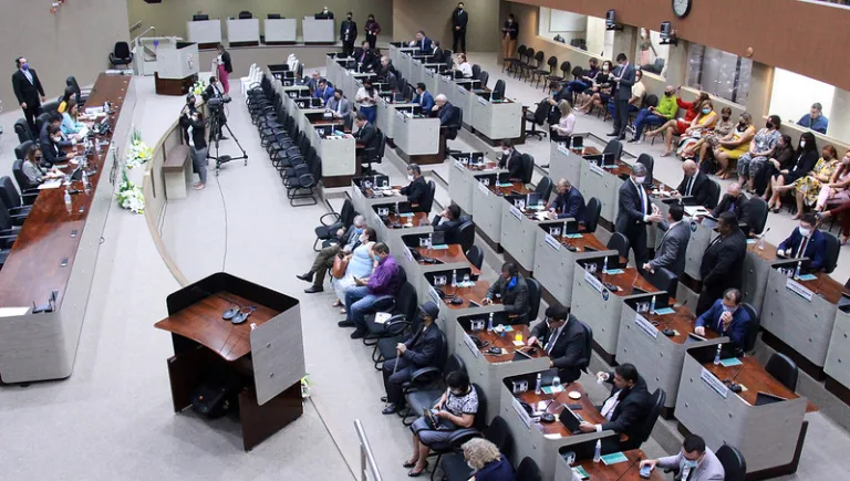 Em contagem regressiva para o pleito, vereadores suspendem sessões e priorizam campanhas eleitorais