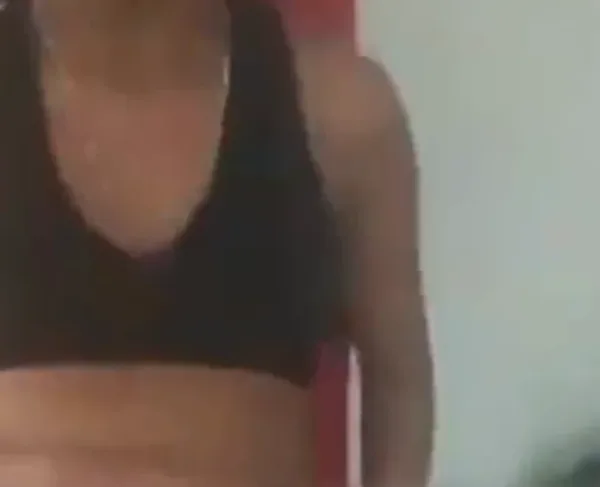 VÍDEO: Talarica leva chinelada na ‘perseguida’ após pegar marido da amiga na Bahia