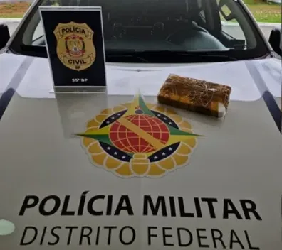 Adolescente é apreendida com barra de 1 kg de cocaína em ônibus, no DF