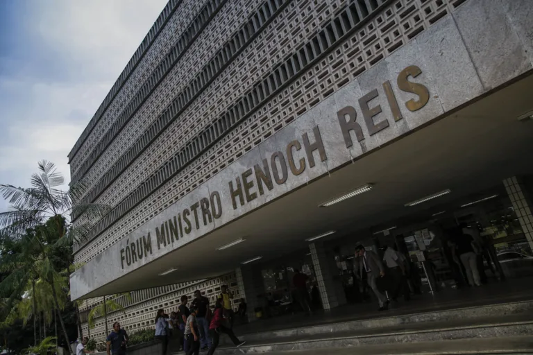 ‘Chico’ é condenado a 34 anos de reclusão por assassinatos de adolescentes no Educandos, em Manaus