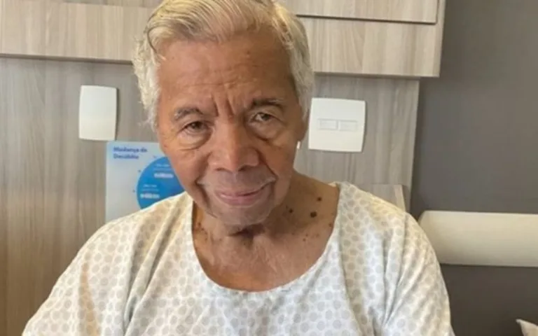 O ex- assistente de palco de Silvio Santos, Gonçalo Roque, voltou a ser internado na UTI. Em abril deste ano ele foi diagnosticado com um tumor