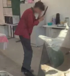 Ex-aluno ataca professora com faca em escola de Pacajus no Ceará