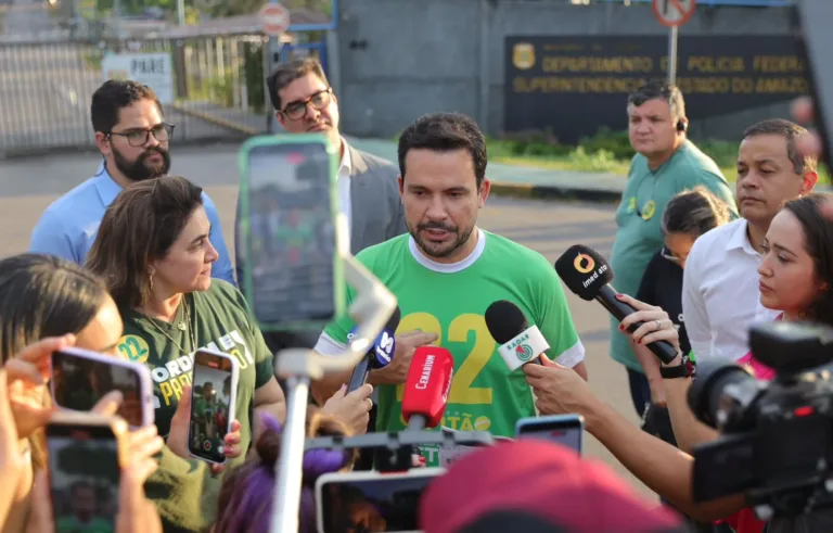 VÍDEO: Alberto Neto denuncia na Polícia Federal fake news de cesta básica