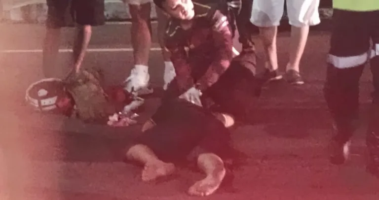 Criança de 10 anos é atropelada por moto ao correr atrás de papagaio em Manaus