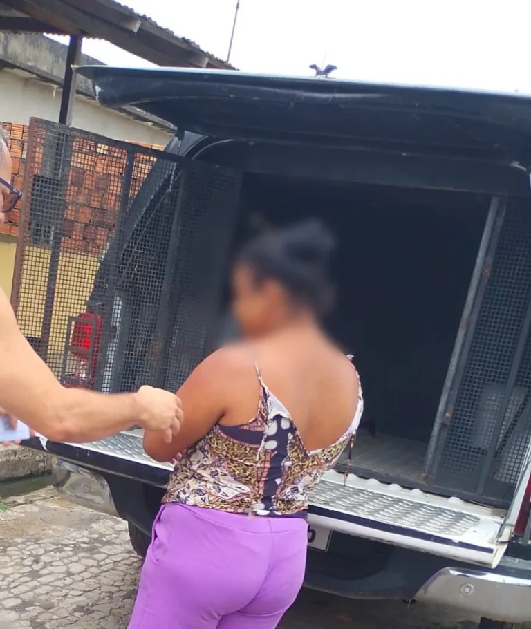 Filha é presa por agredir e ameaçar com terçado o pai de 60 anos, em Alvarães
