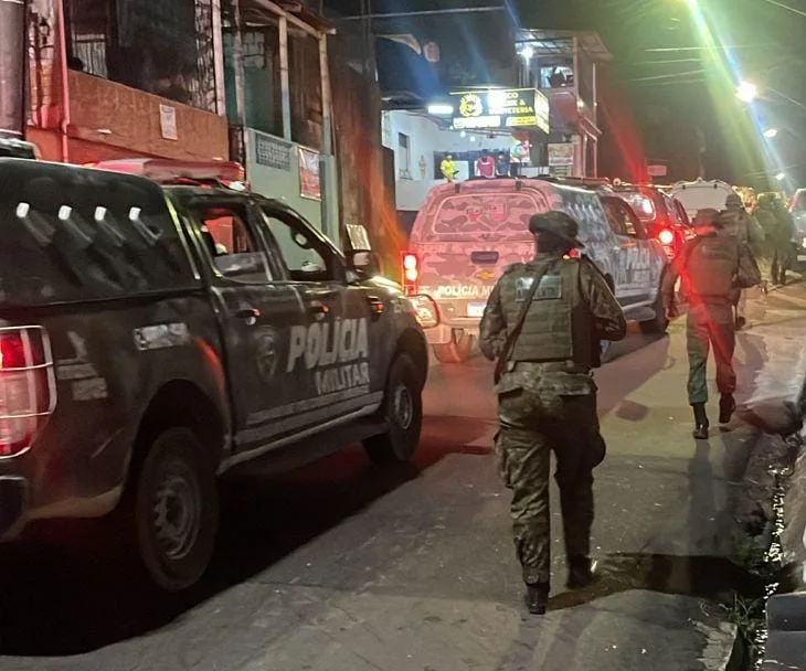 PM diz que homem caiu no rio para fugir de abordagem; em protesto, família faz manifestação