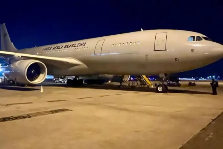 Avião da FAB chega ao Líbano para resgatar brasileiros de ataques de Israel no país