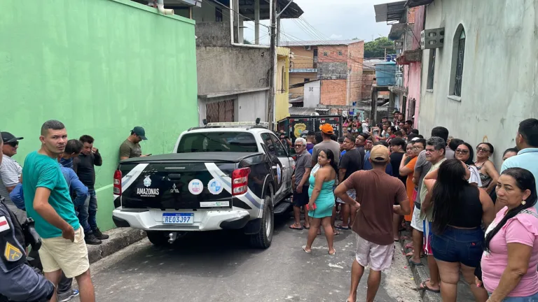IMAGEM FORTE: Homem é executado a tiros por dupla no bairro Coroado, na zona Leste de Manaus