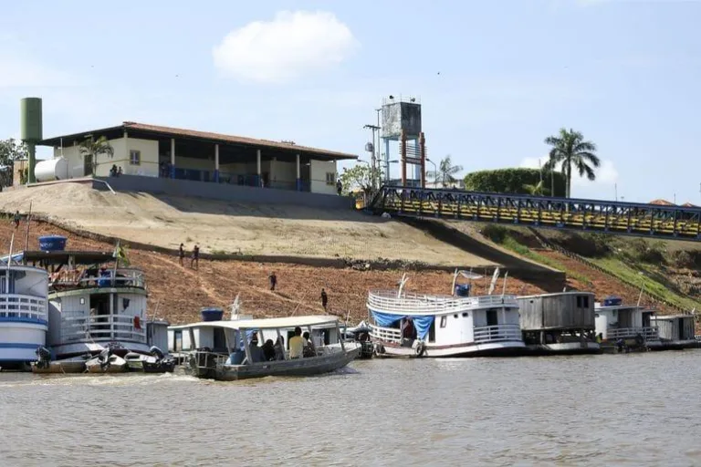 Porto de Autazes é interditado devido a rachaduras após vistoria da Defesa Civil
