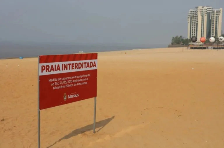 Permissionários vão receber auxílio de R$ 1 mil por interdição da praia da Ponta Negra
