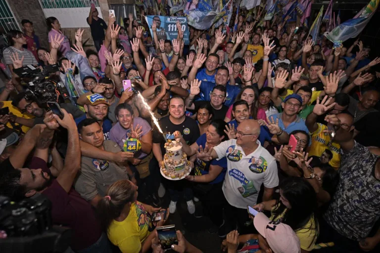 ELEIÇÕES 2024 – Roberto Cidade: celebração do aniversário com 15 mil apoiadores