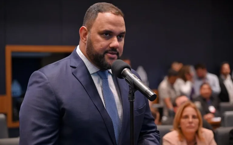PF investiga deputado do RJ por fraude em licitações, corrupção e lavagem de dinheiro