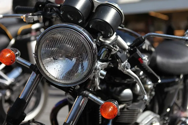 Motociclista morre após bater em poste em Manaus
