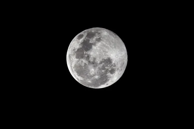 Última superlua cheia do ano pode ser vista nesta sexta-feira (15)
