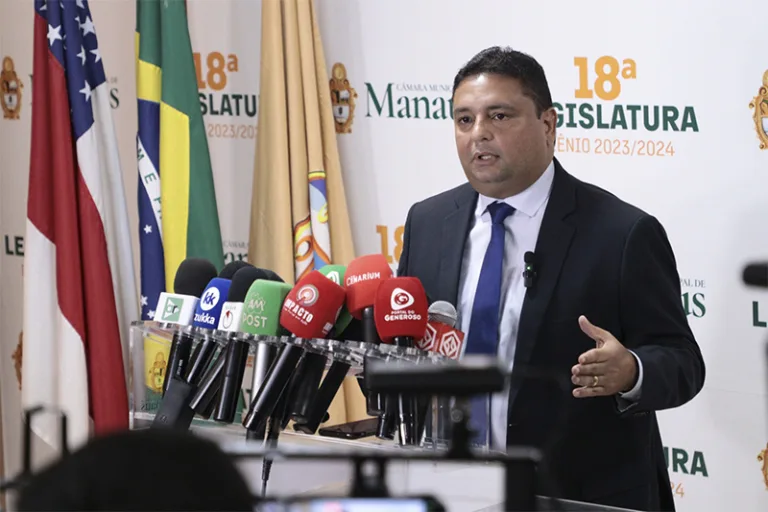 “Ideias distorcidas”, diz Caio André ao comentar repercussão do plano de saúde a ex-vereadores de Manaus