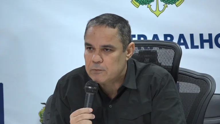 “Em uma circunstância como essa, qualquer um falaria até que a terra é plana”, diz Coronel Vinícius sobre acusação de integrar milícia