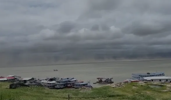 VÍDEOS: Tempestade de areia surpreende moradores em Manacapuru