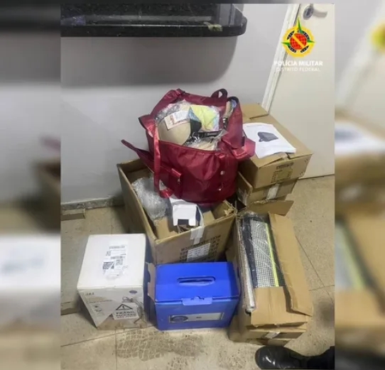 Suspeito de roubar carro com R$ 5 mil em mercadorias é preso no DF