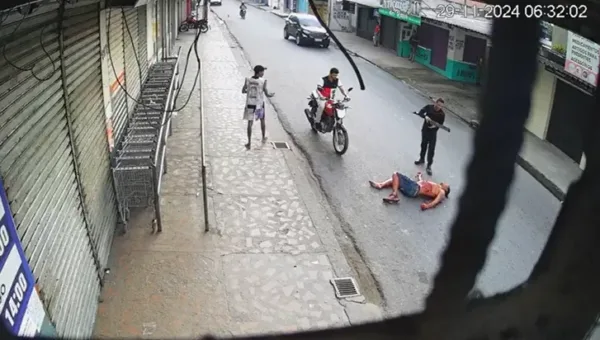IMAGENS FORTES: Veja o momento que homem é esfaqueado e espancado por criminosos no Novo Israel